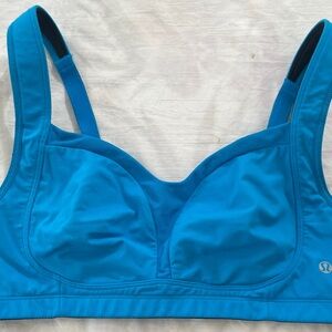 Lululemon  Womens Ta Ta Tamer III Blue Luxtreme Hook Eye Removeable Pads 32C